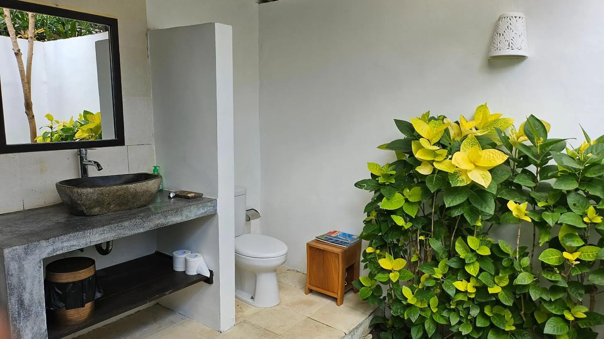 Villa Leon - Ungasan, Private Sauna, Hot Tub, Bbq & Breakfast, 3Br Oasis Indonesia