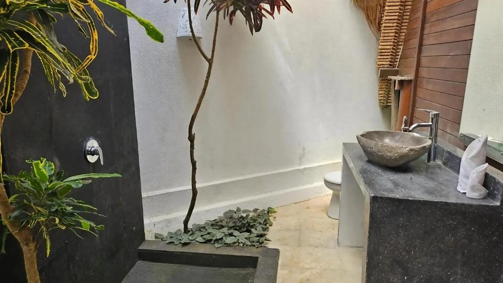 Villa Leon - Ungasan, Private Sauna, Hot Tub, Bbq & Breakfast, 3Br Oasis  Ungasan (Bali)